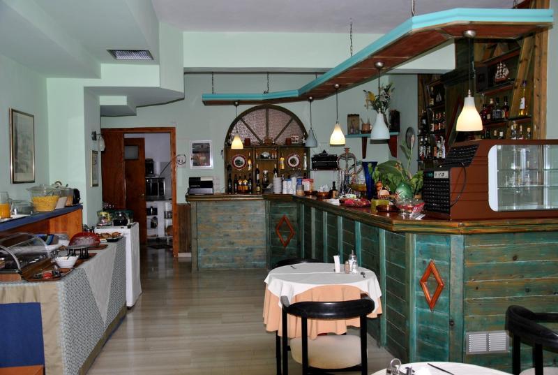 Kalypso Hotel Порос Экстерьер фото